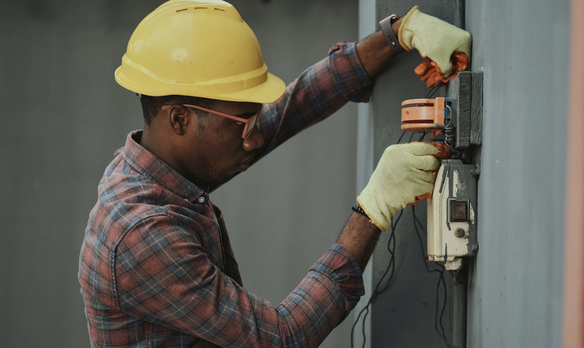 Dealing with Electrical Issues in Commercial Spaces